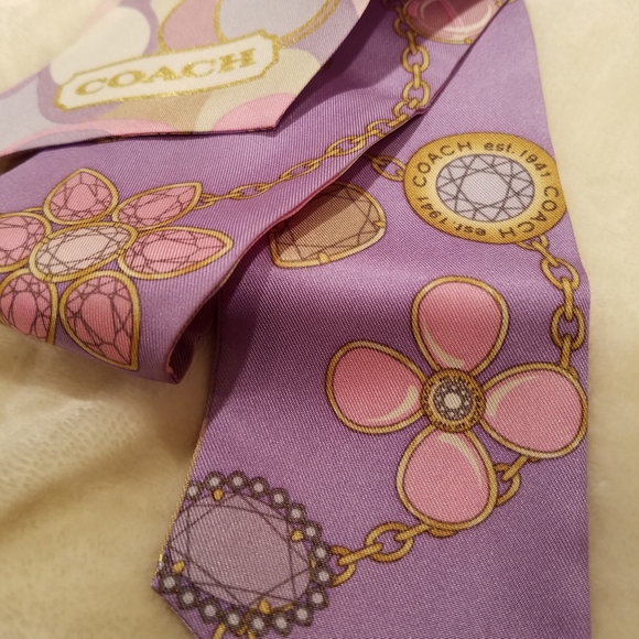 RARE!!! 🍃MINT🍃Coach Jewelry Motif Scarf - Picture 5 of 6
